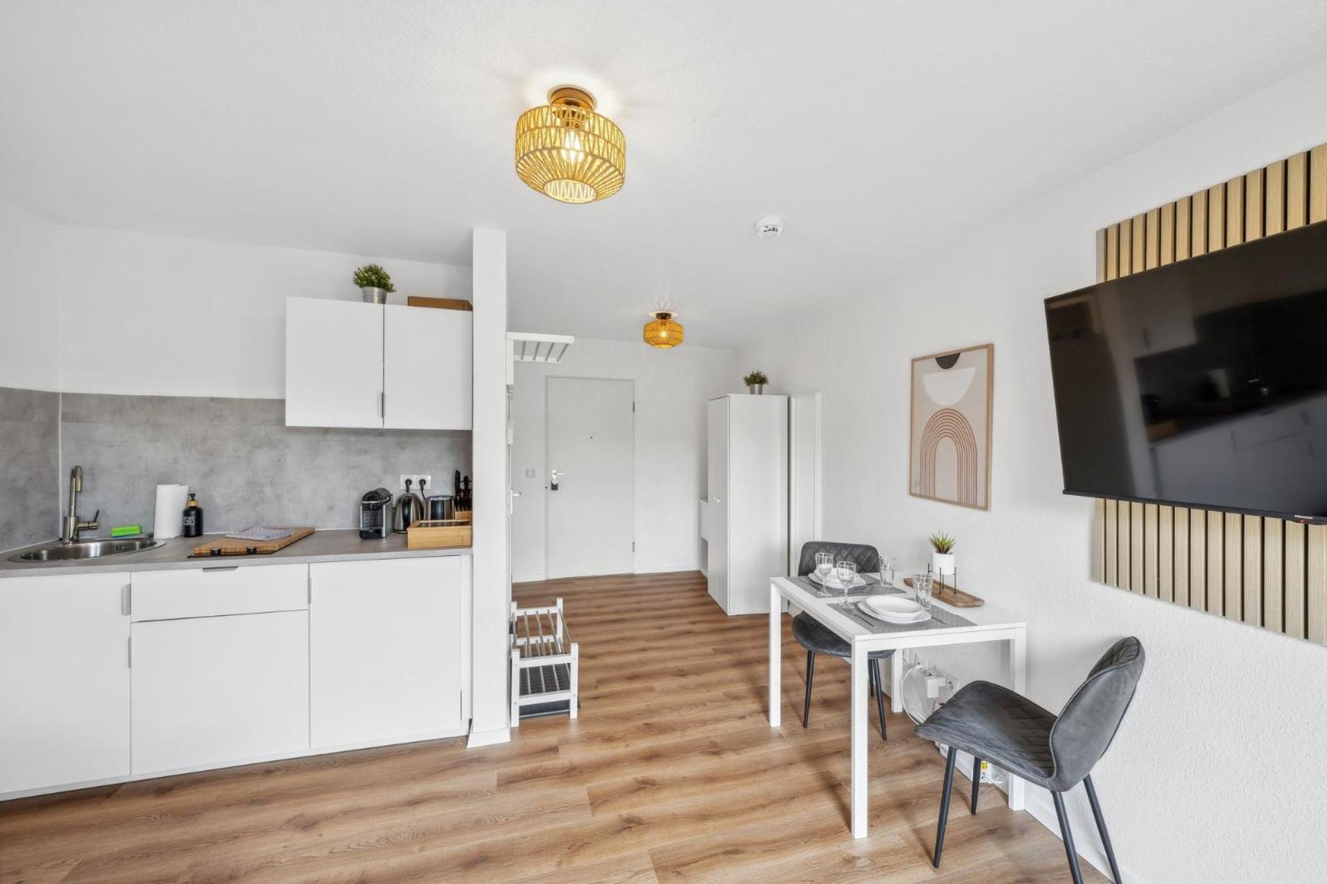 Andriss - Study & Work Apartments - Wifi - Kitchen Kaiserslautern Exterior photo